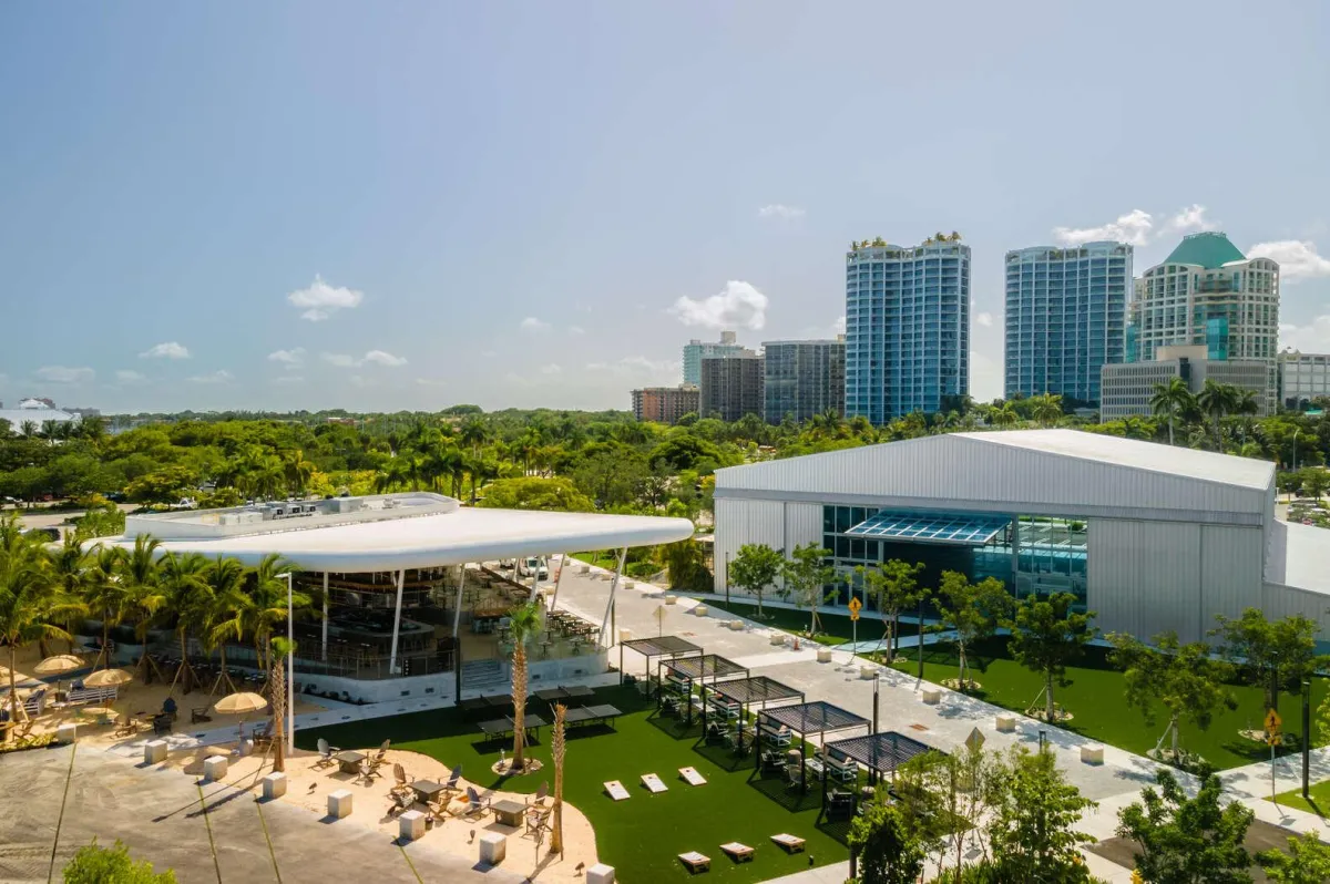 Unwind in Style at the Bayshore Club