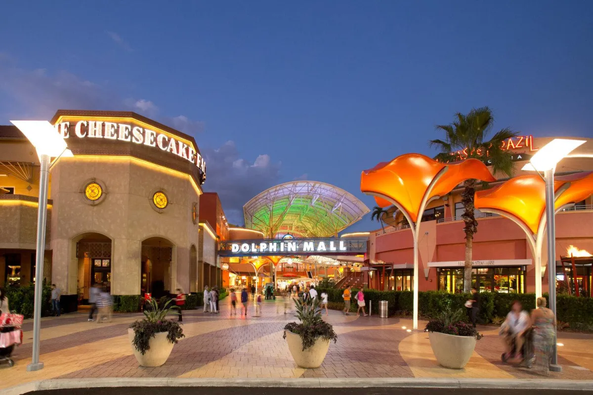 Dolphin Mall: Miami’s Ultimate Shopping and Entertainment Hotspot