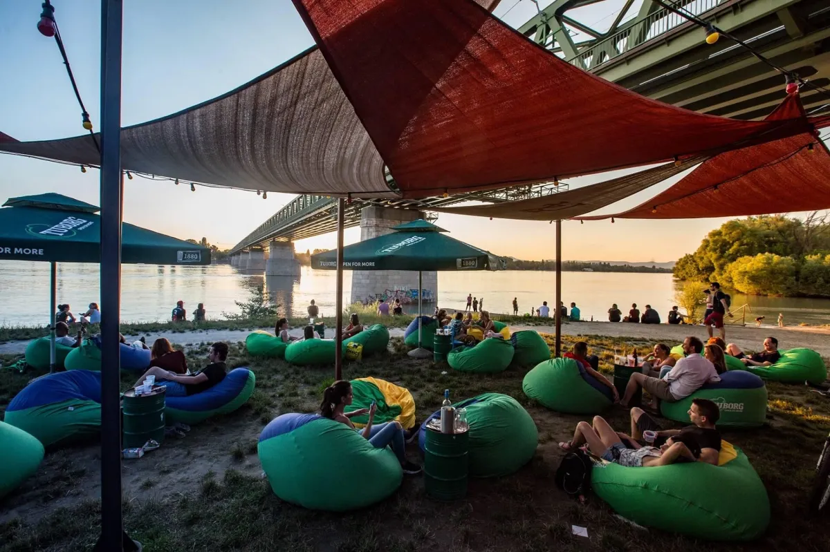 Céges rendezvény vízparton? Fedezd fel a Wasser Budapest lehetőségeit!