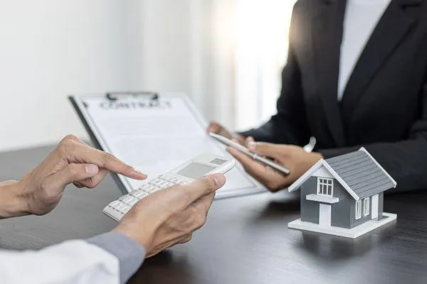 El Arte y Ciencia de la Valoración de Propiedades: Manual de Operaciones para Agentes Inmobiliarios
