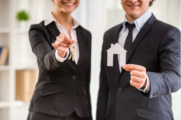 What’s the Difference Between a Realtor and a Real Estate Agent?