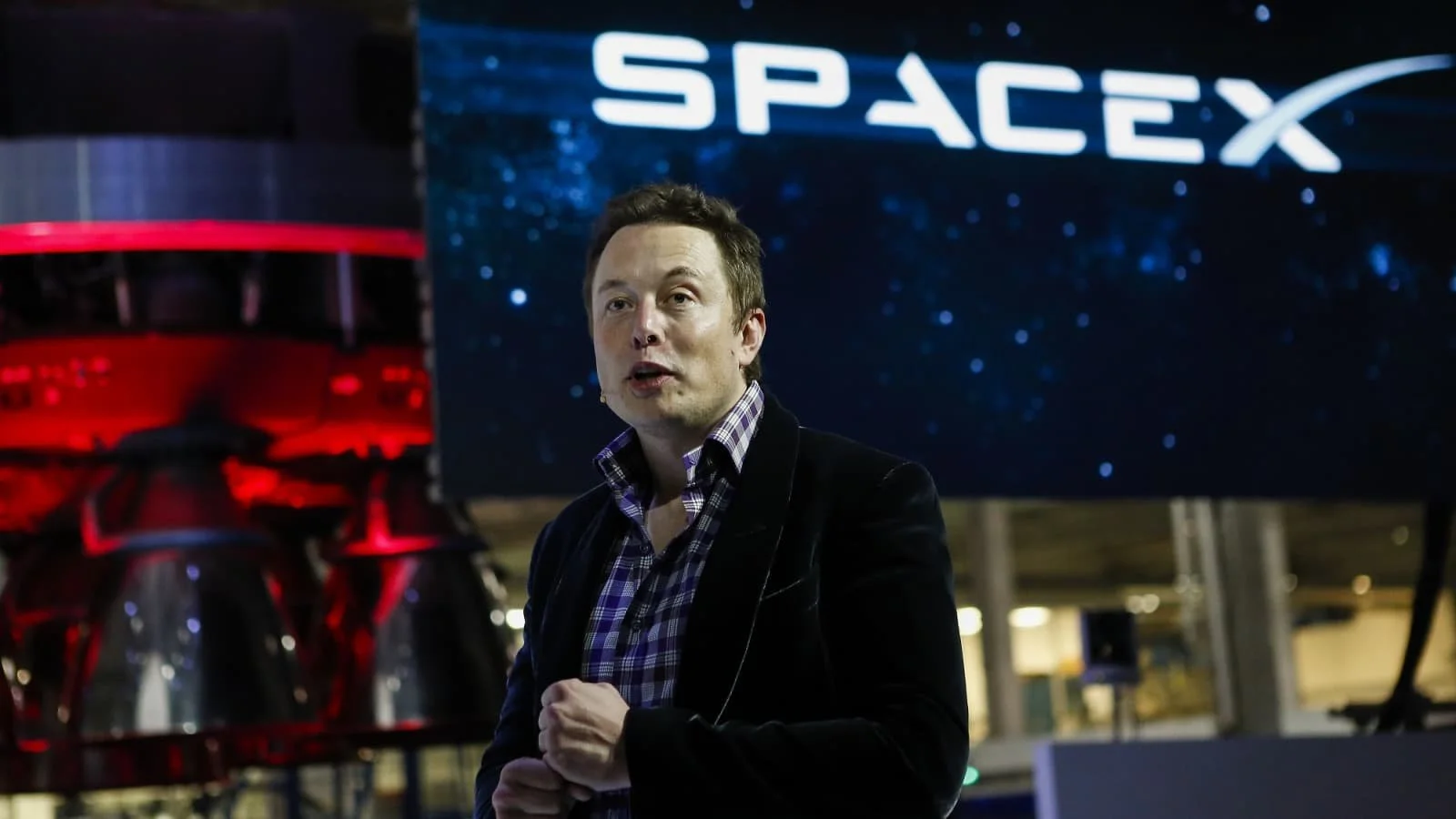 SpaceX Climbs To $180 Billion Valuation