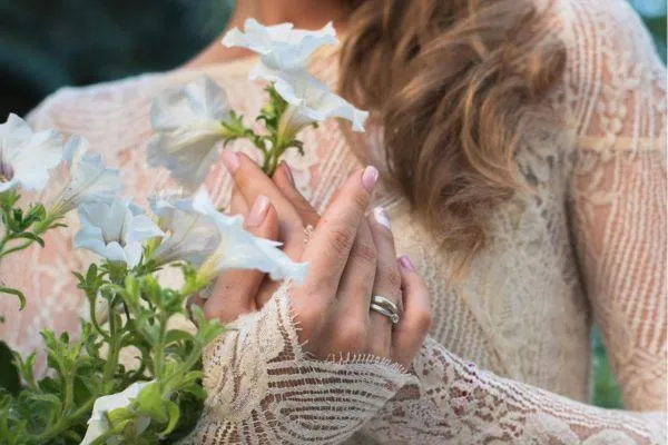 Reclaiming the Feminine: How Women Can Embody Their Power and Presence