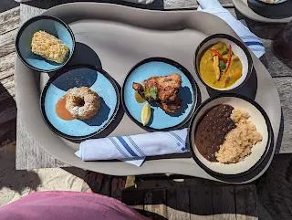 Caribbean lunch 