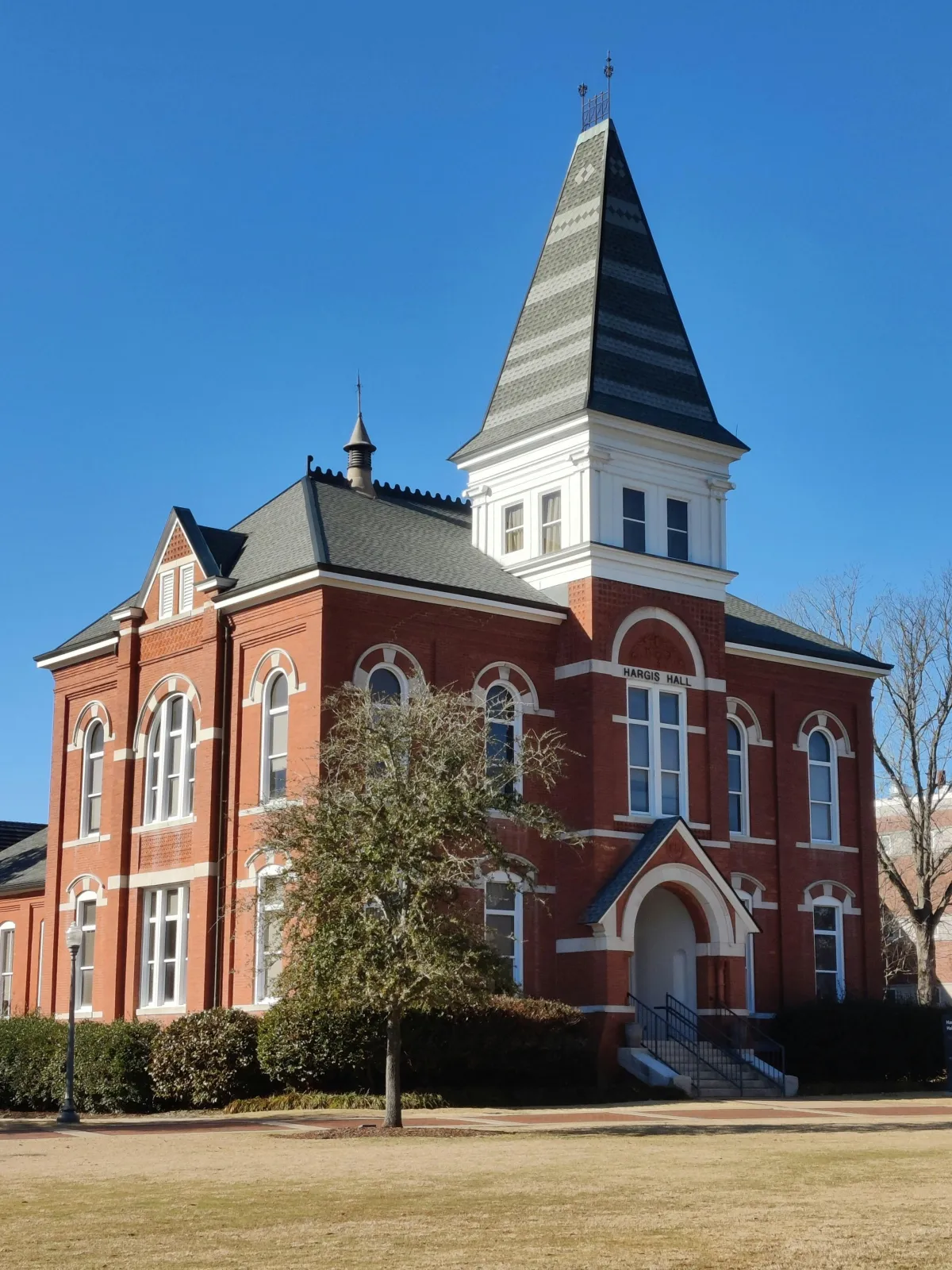 Southern Colleges Reinstating SAT/ACT Requirements – Key Data & Expert Tips