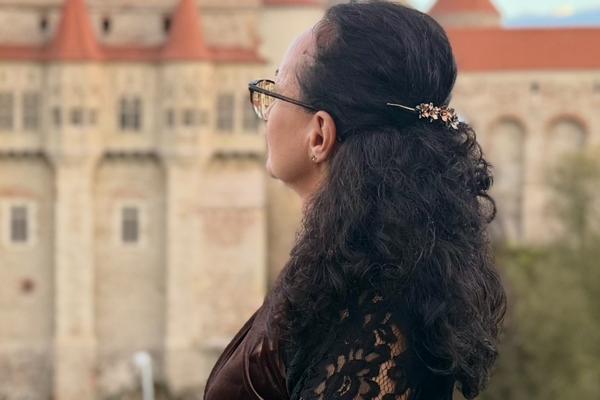 Ce se întâmplă în tine când o identitate veche își încheie rolul