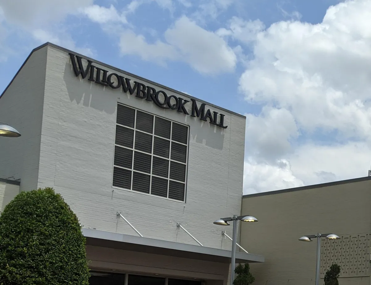 Shop, Dine, and Explore Willowbrook Mall — Your Ultimate Texas Hangout