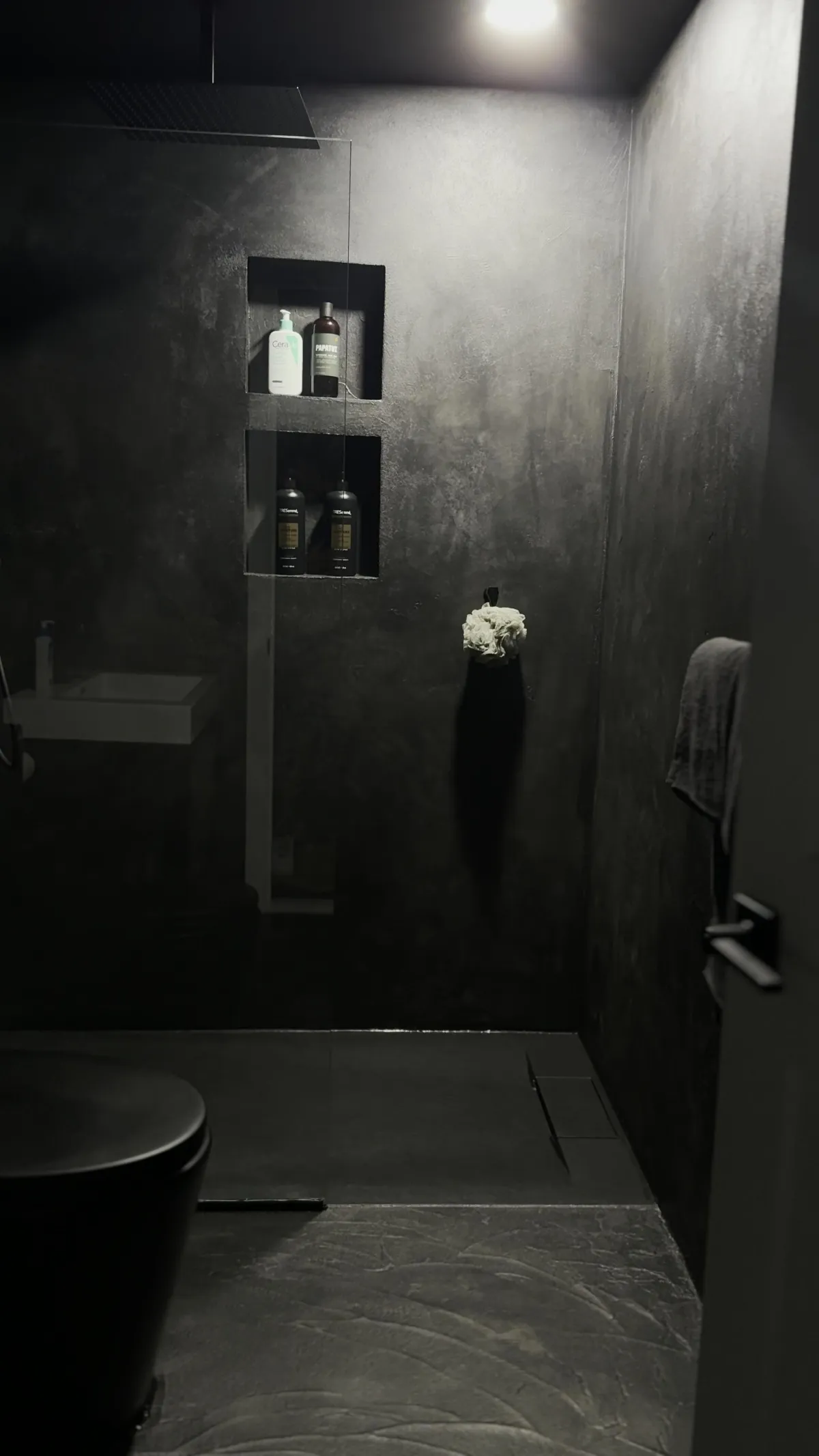 Luxurious marble bathroom tile installation