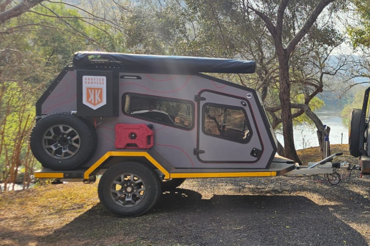 KK3 being towed into place by the Jimny, moments away from setting up his first campsit