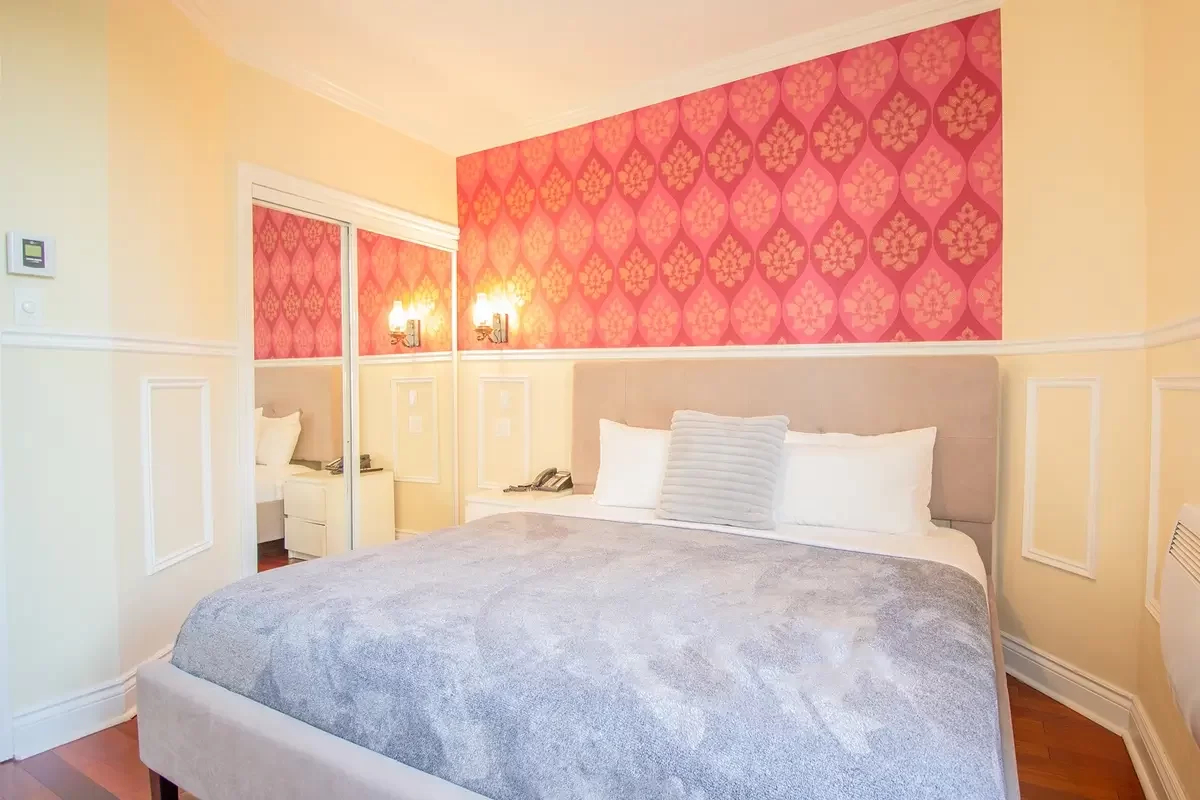 1 Bedroom Suite image 2