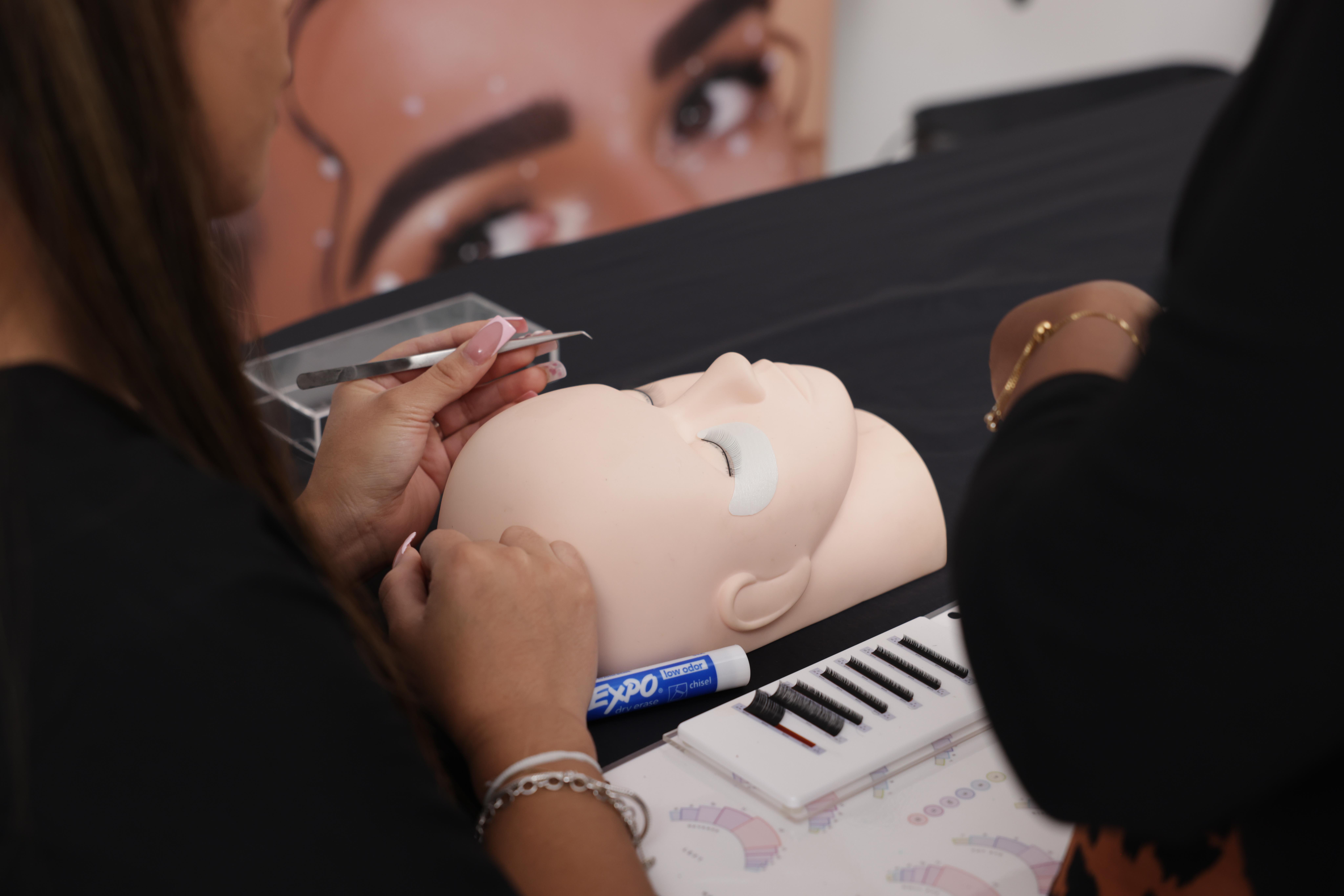 Lash mapping and application practice for Connecticut eyelash extension license