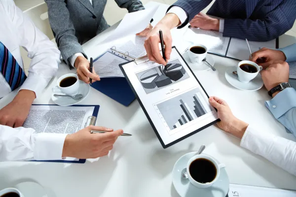 Auditoría de Medio Año: 4 Áreas Clave para Evaluar en tu Negocio (Herramienta Gratis Incluida)