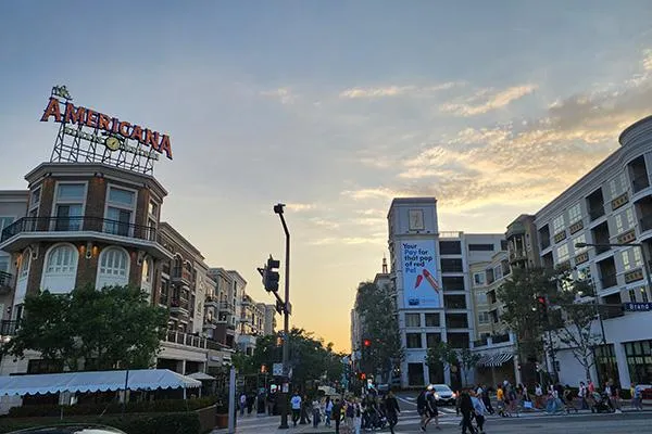 Glendale's Microblading Choice: 10 Minutes to Perfect Brows at FH Beauty Ink