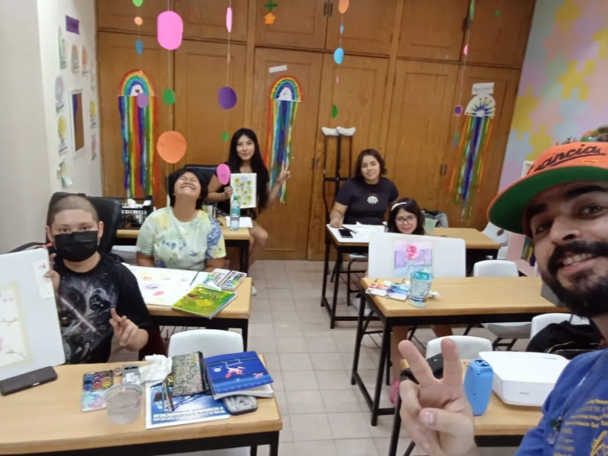 Flores, Acuarelas y Nuevos Comienzos: Una Clase de Mayo para Mamá