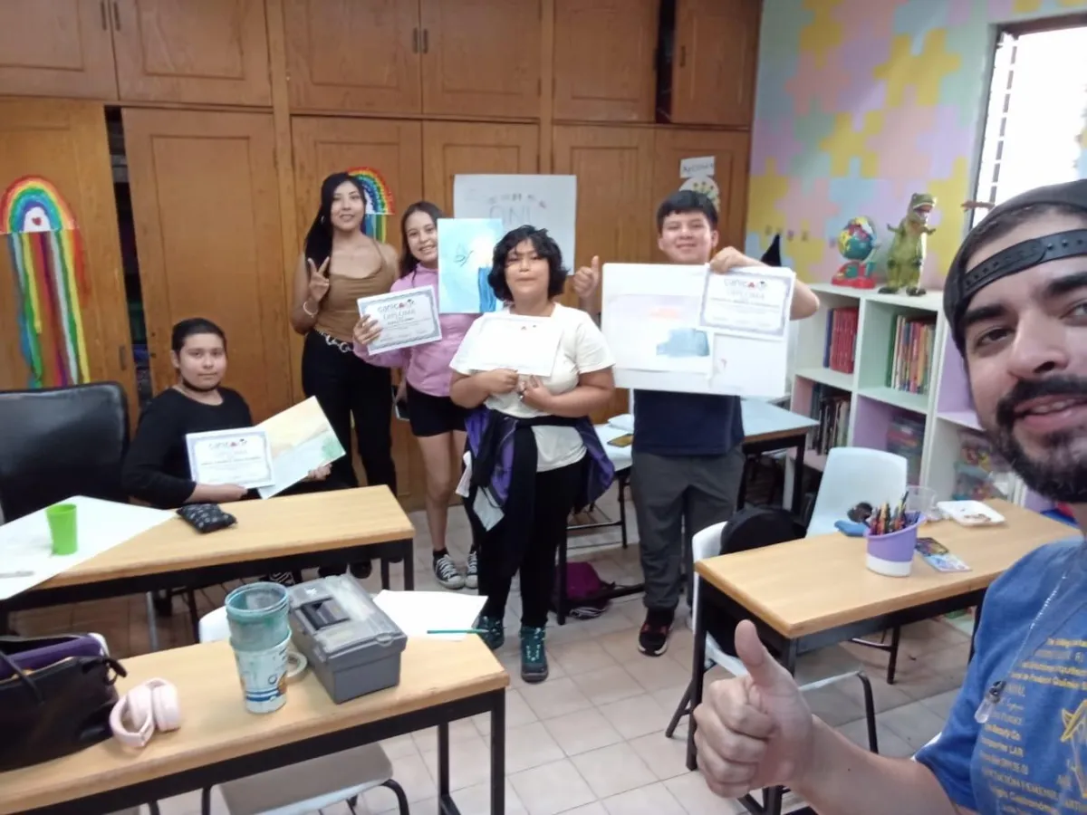 Cierre de curso con arte, gratitud y pizza: CANICARTE celebra su última clase del año
