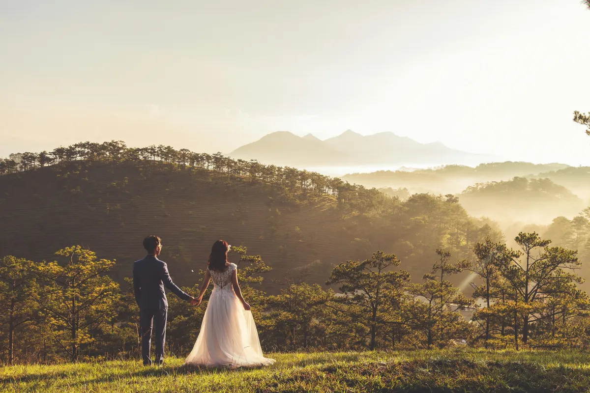 golden hour wedding photos
