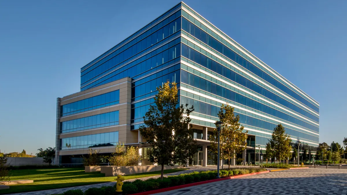Enhancing Tenant Retention through Effective Common Area Maintenance in 2024