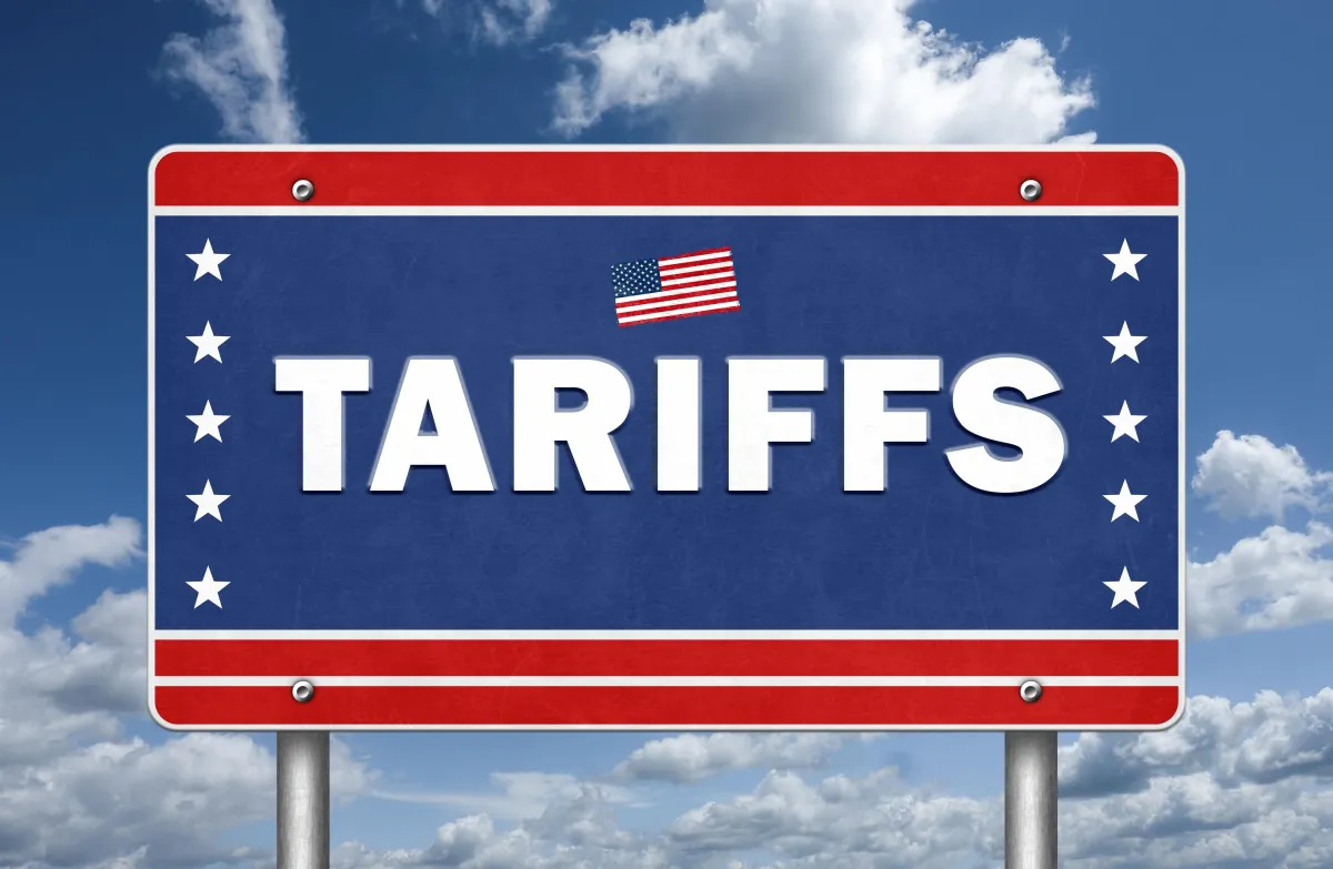 Gold Surges Past $2,900 as Trump’s Tariff Threats Drive Safe-Haven Demand
