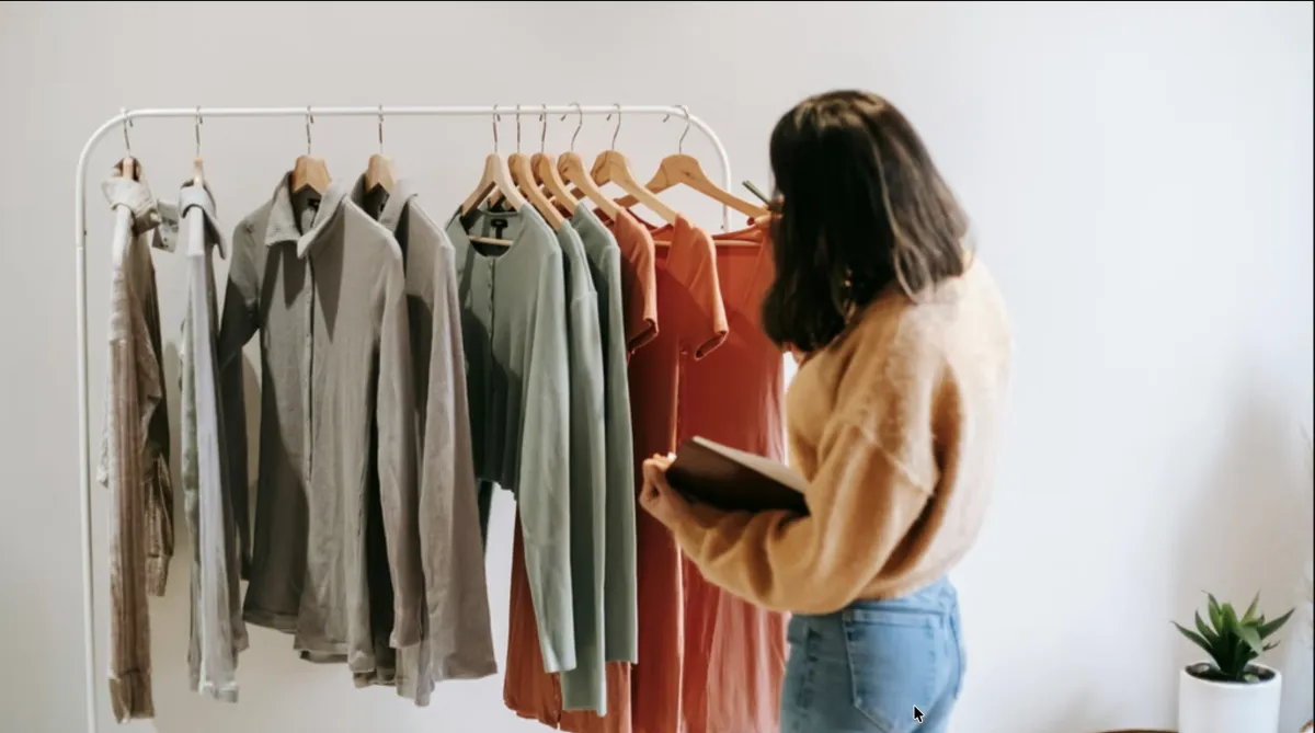 Dress Your Best While Losing Weight: Confidence, Style, and Smart Strategies for Your Wellness Journey