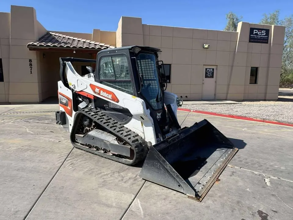 2020 Enclosed Cab Skid Steer
