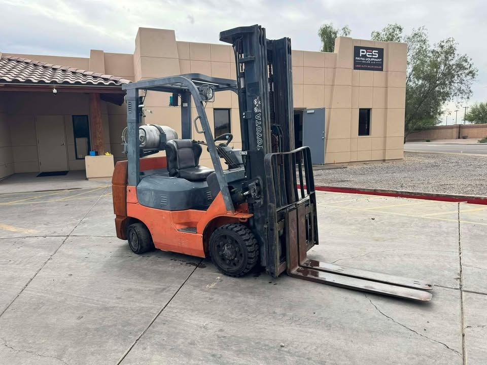 2004 Forklift 6000 LBS