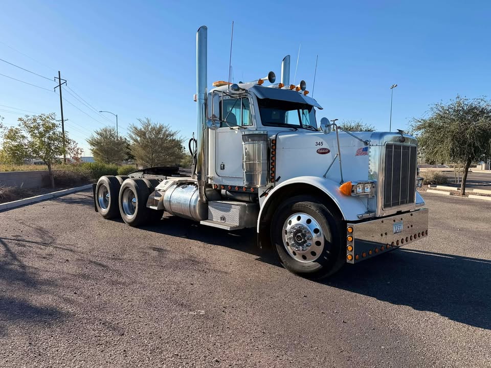 1987 Heavy Hauler Day Cab