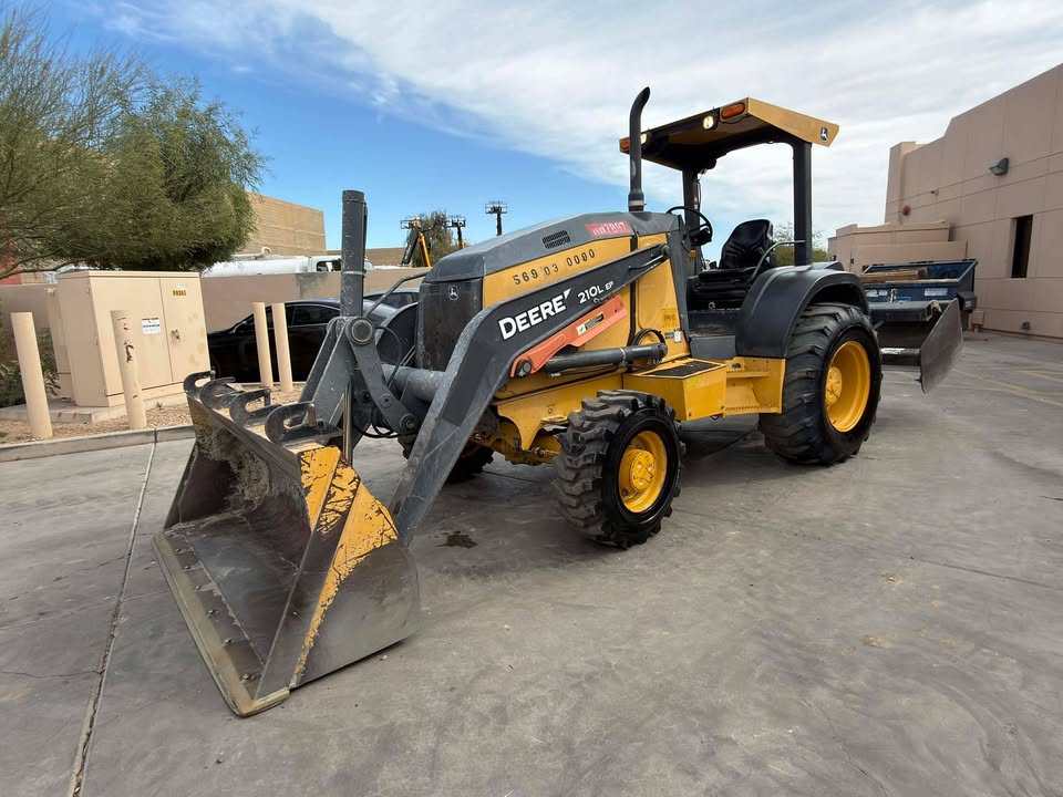 2017 Skip Loader