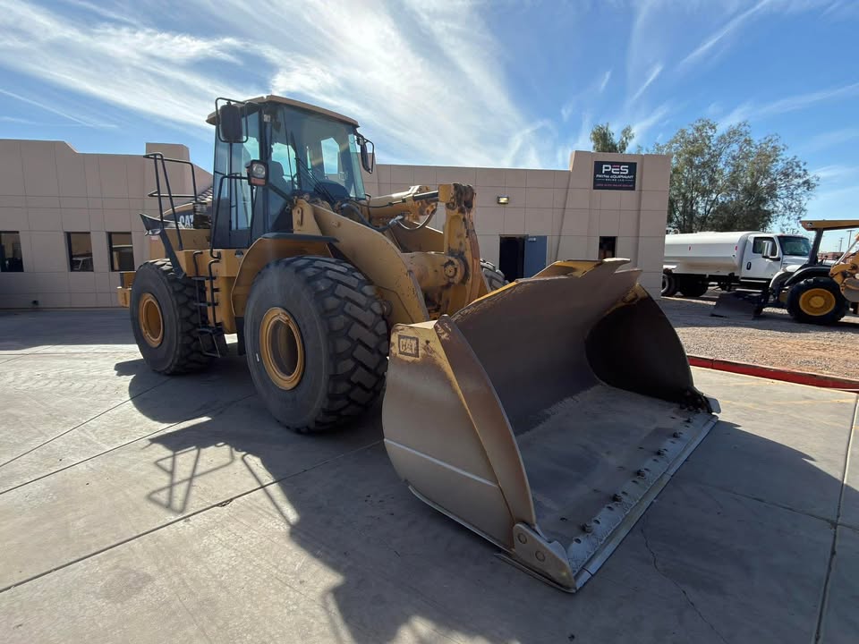 2005 Front Loader