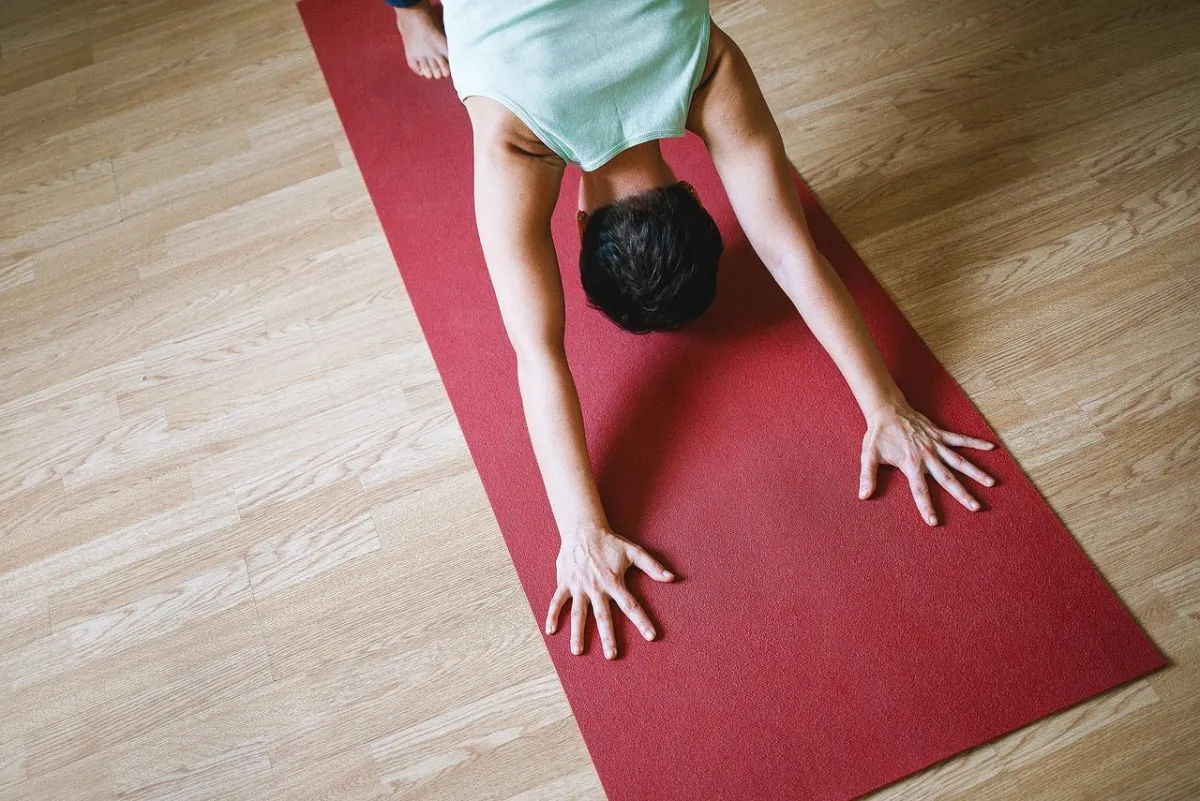 How Yoga Enhances Mental Clarity and Reduces Stress