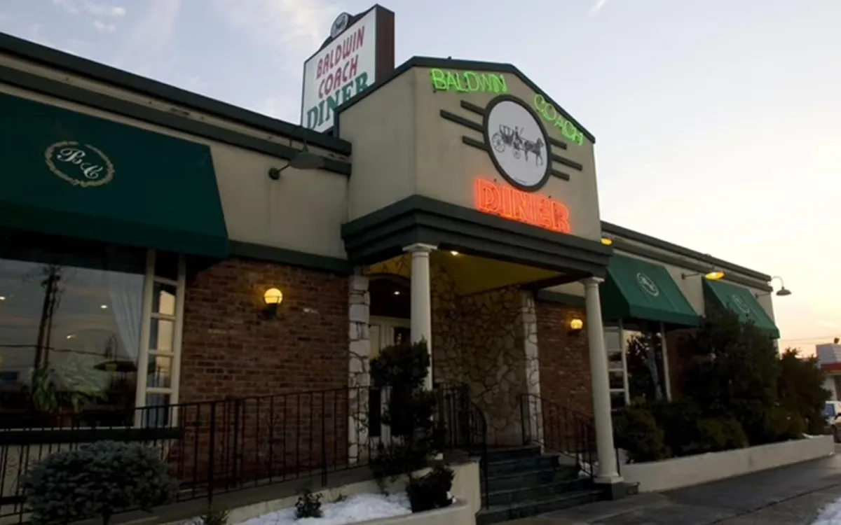 Two More Long Island Diners Set to Close as Locals Say Goodbye