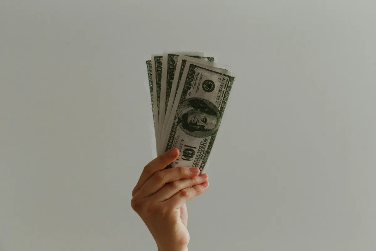 To Tip or Not To Tip? The Guide to Tipping Your House Cleaner