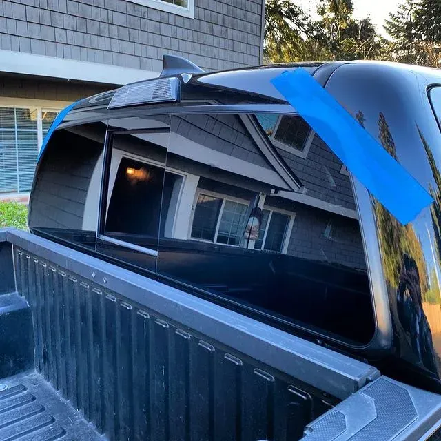 Truck back glass replacement