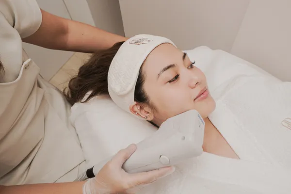 Ultraformer Deep Dive: The Ultrasound Lift That Feels Like a Hug for Your Face