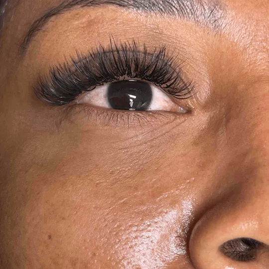 Natural eye with soft hybrid fullness — Lashes by Saby