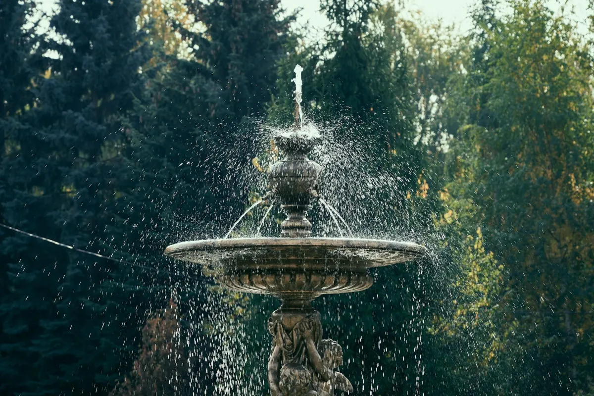 Modern Water Features for Your Contemporary Backyard