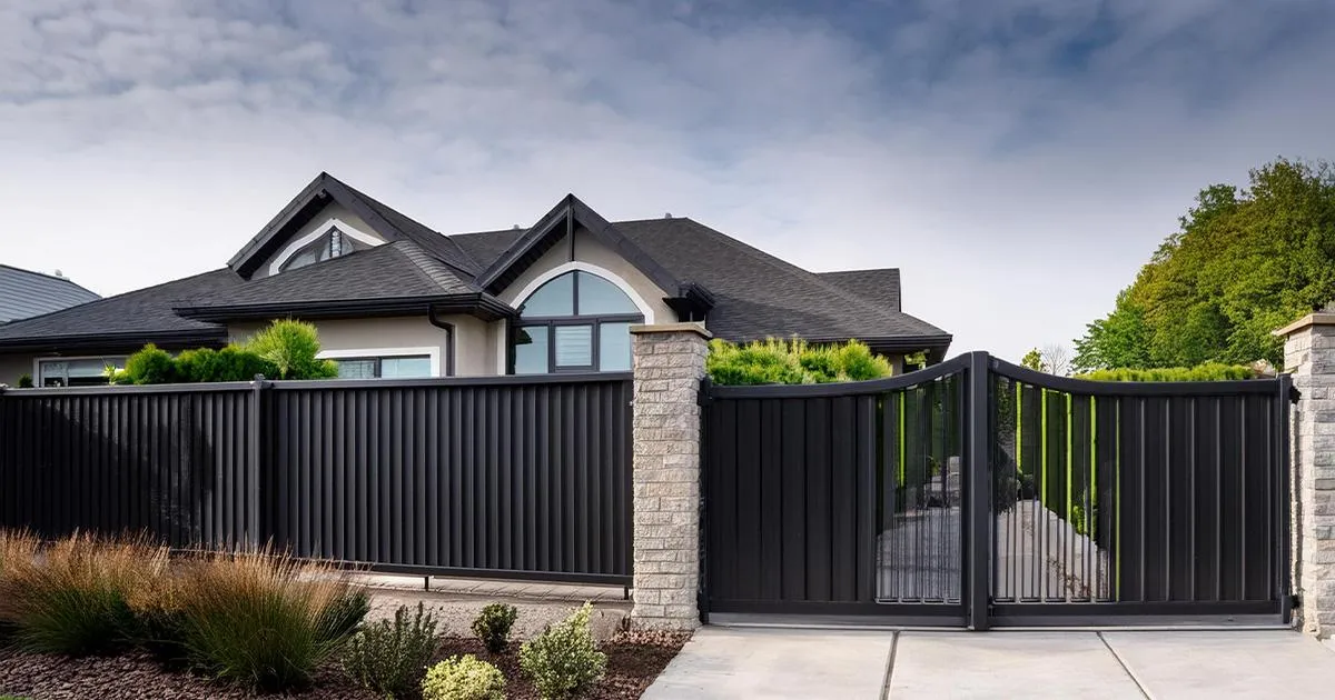 fence builder