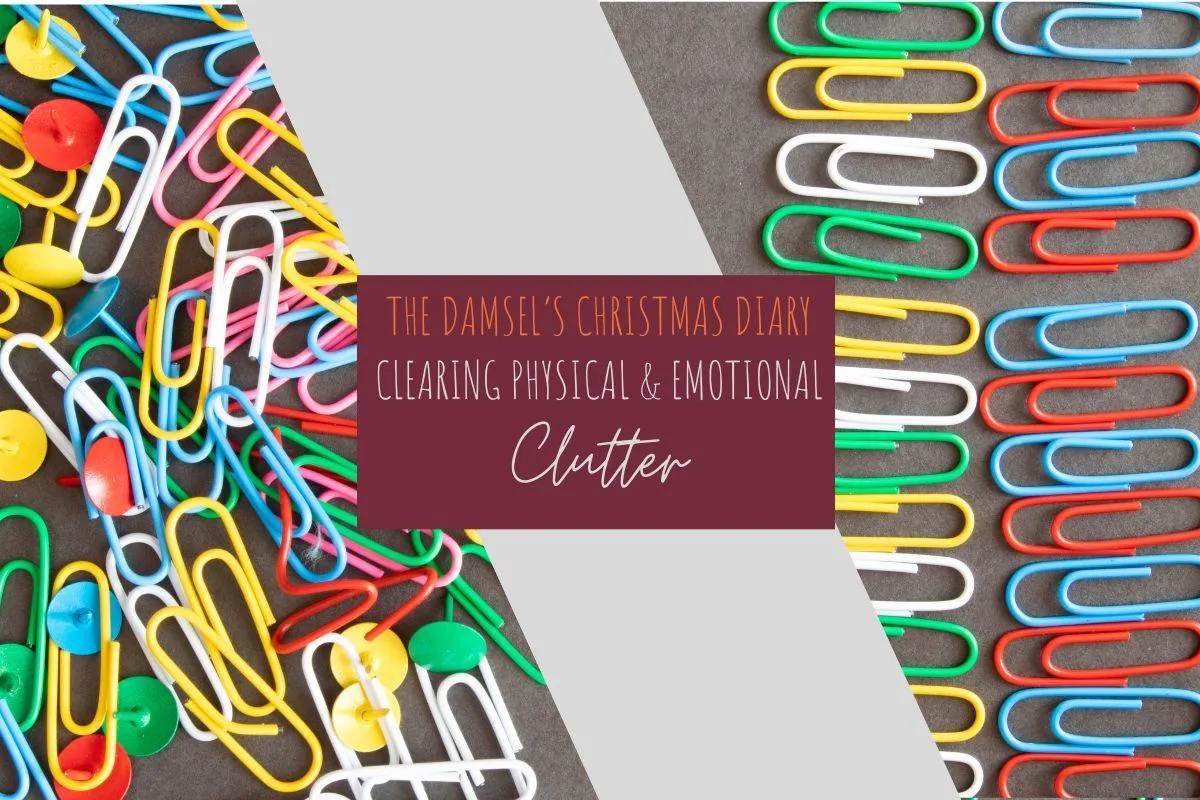 Messy and organised paperclips