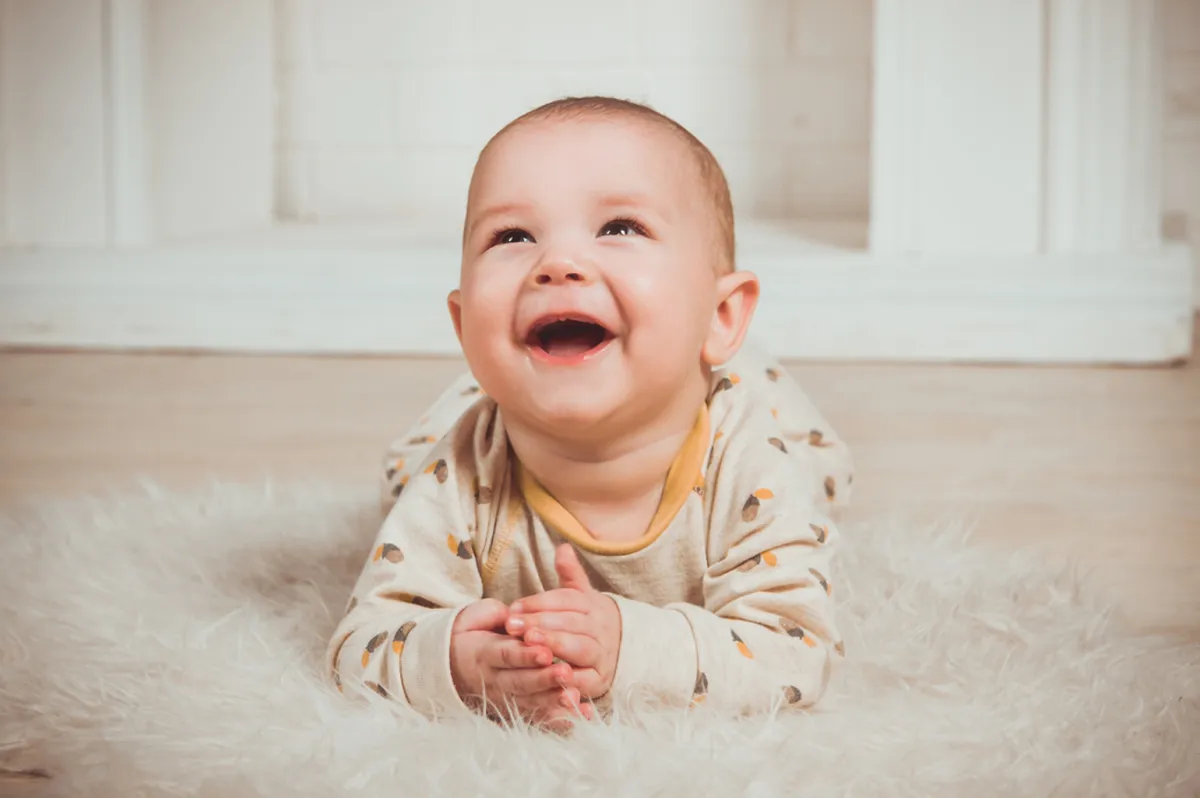 baby looking up