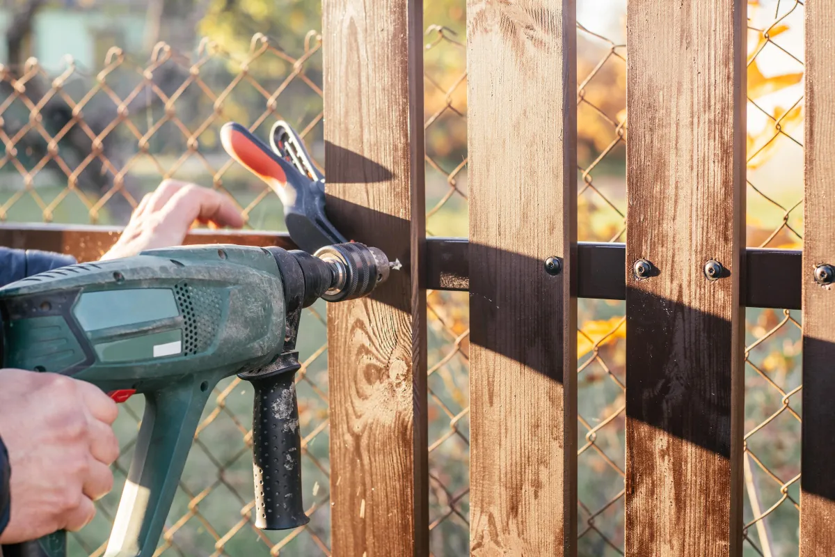 Your DIY Fence Will Cost More Than You Think: Here's Why Hiring a Pro Saves You Money
