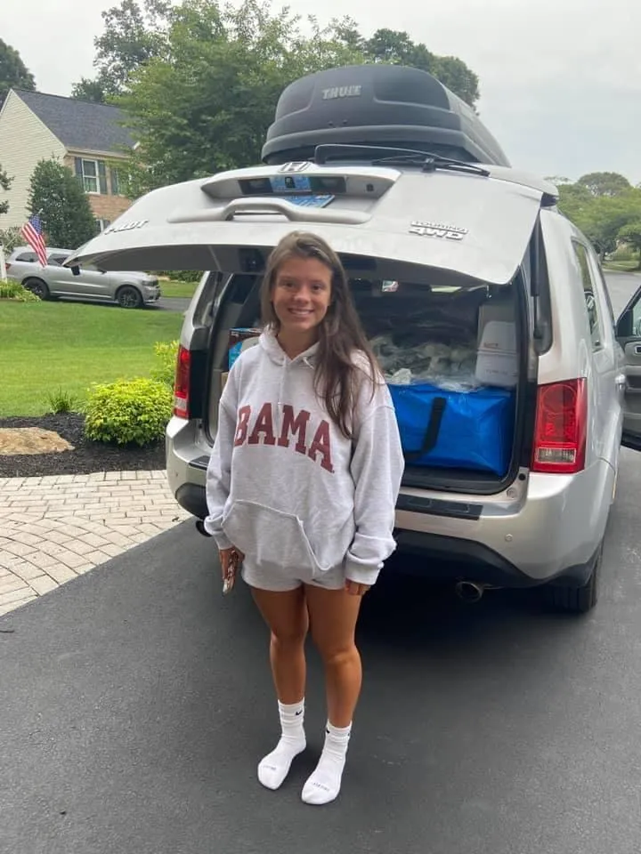 Student unpacking at U of Alabama
