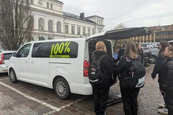 Hyra minibuss till cup i Malmö – enklaste sättet att resa med laget