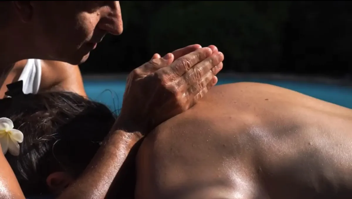 Le Rôle des Mouvements de la Danse du Souffle de la Vie dans le Kahuna  Massage Hawaïen Traditionnel