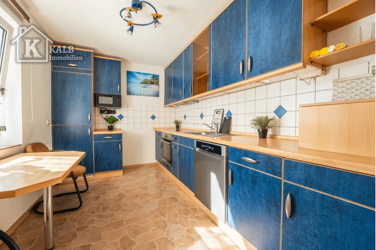 wohnung-mit-balkon-niederwerrn-einbauküche