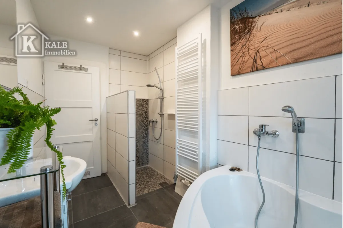 badezimmer-mit-badewanne-bad-kissingen