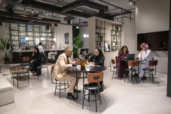 café coworking scene