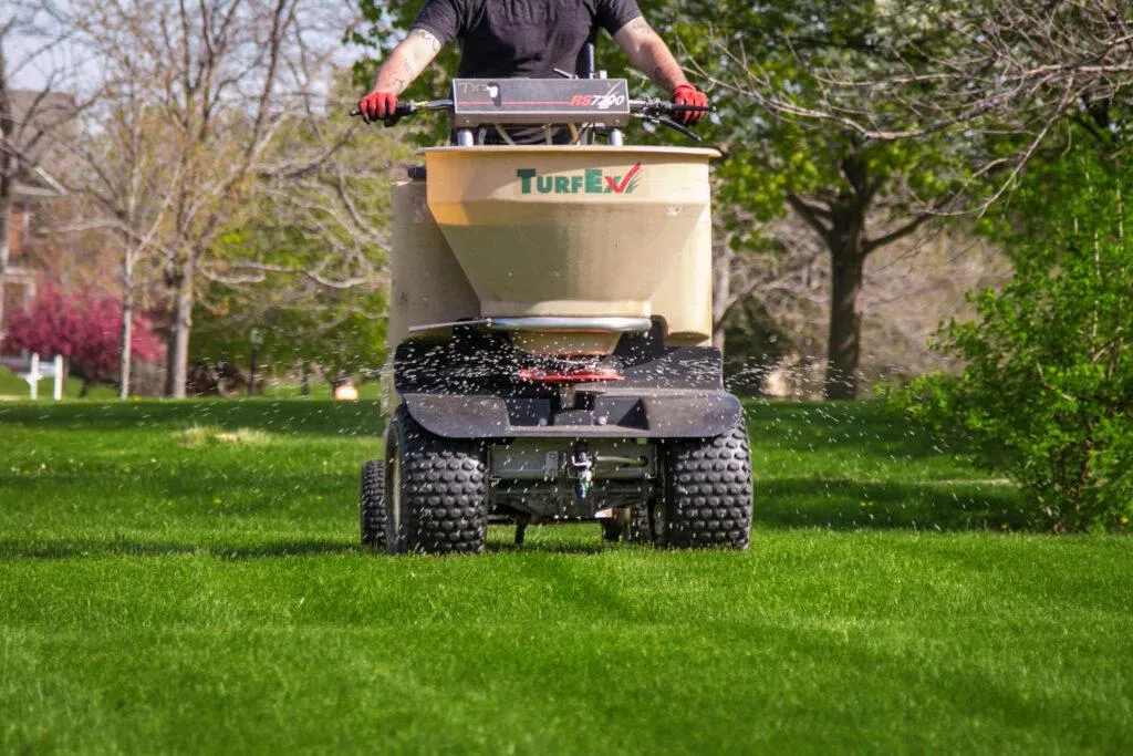 the ultimate guide to lawn fertilizer program