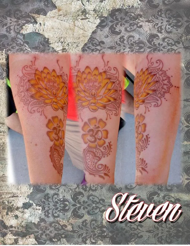 Lotus in Henna