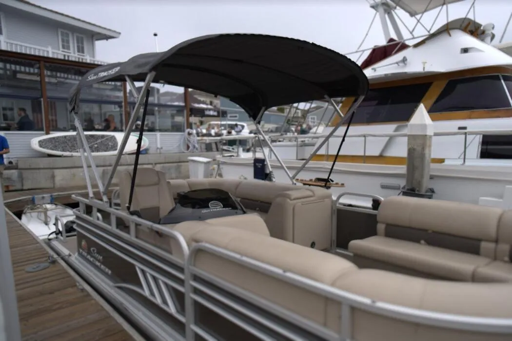 Luxury Boat Rentals in Newport Beach - Paradiso Charters