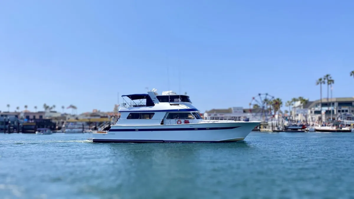 Paradiso Yacht Charters and Boat Rentals Offers Premium Yacht Rental Newport Beach CA