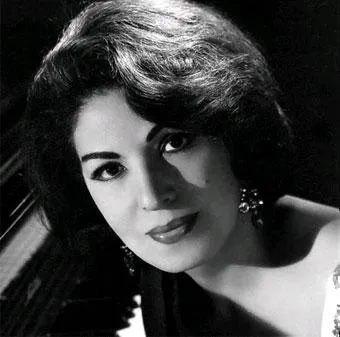 Consuelo Velázquez: La Maestra del Bolero